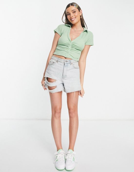 https://images.asos-media.com/products/stradivarius-textured-90s-ruched-shirt-in-sage/202313630-3?$n_550w$&wid=550&fit=constrain