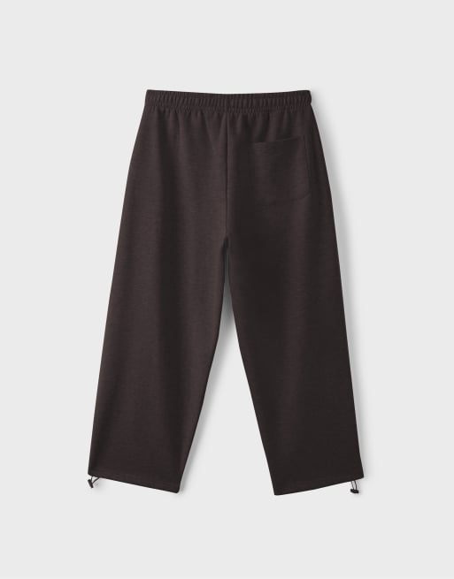 Stradivarius Toggle jogger trousers in brown, 7 of 7