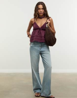 Stradivarius - Top à bretelles fines et bordures dentelle - Violet