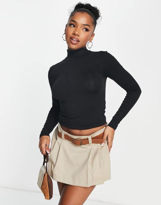 Stradivarius - Top a maniche lunghe con collo alto nero 
