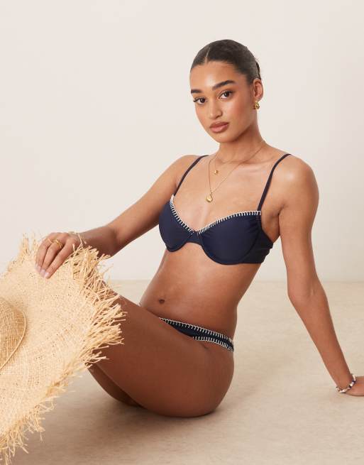 Stradivarius - Top bikini a balconcino blu navy e bianco con cuciture a vista