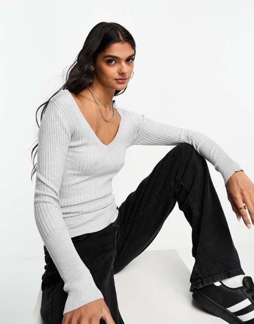 Stradivarius - Top col en V en maille - Gris foncé 