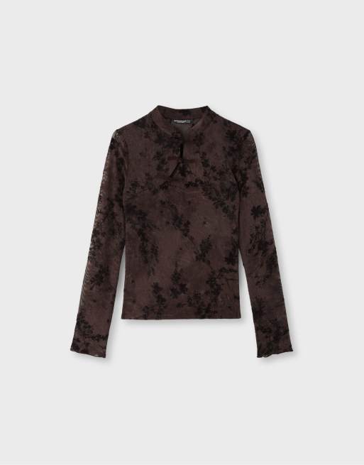 Stradivarius top floccato a maniche lunghe con alamari marrone, 5 di 6