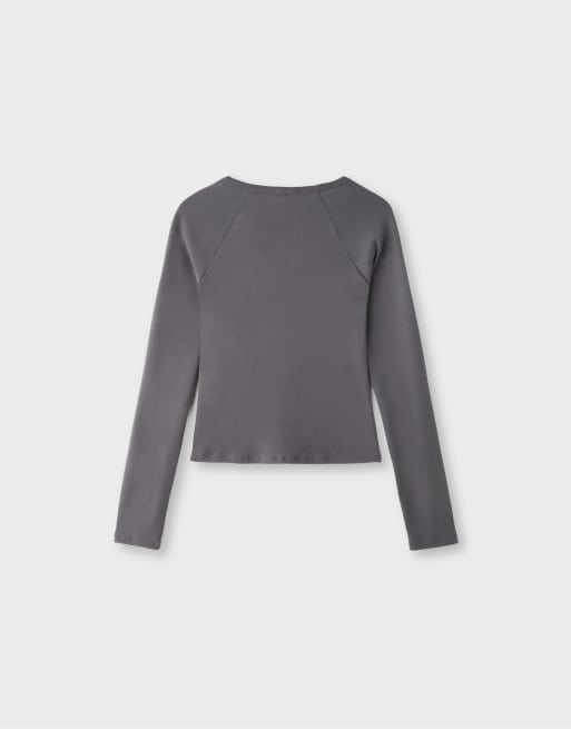 Stradivarius top Henley à manches longues en gris foncé, 7 de 7