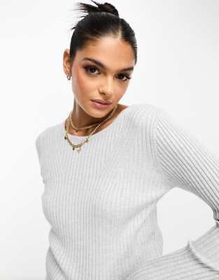 Stradivarius - Top in maglia grigio chiaro con scollo rotondo 