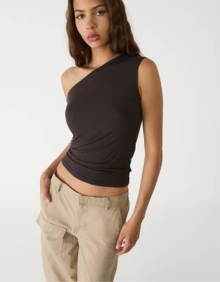 Stradivarius - Top met asymmetrische hals in bruin - view 1