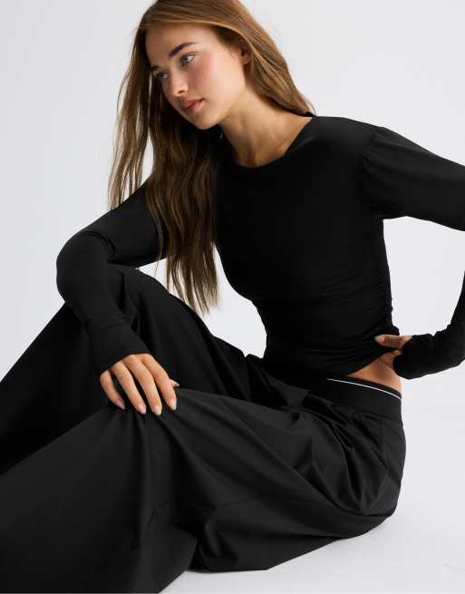 Stradivarius top met lange mouwen en gerimpeld detail in zwart, 5 van 7