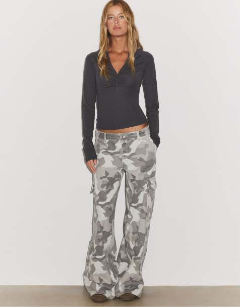 Stradivarius top met lange mouwen en henleyhals in donkergrijs - view 1