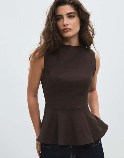 Stradivarius top sans manches à col montant et basque marron, 5 de 7