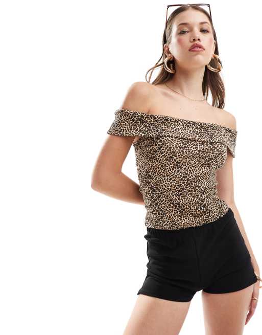 Stradivarius – Top z odkrytymi ramionami we wzór w panterkę