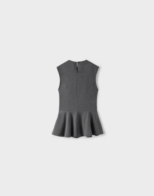 Stradivarius topp utan ärmar med hög krage och peplum i pärlgrått, 7 av 7