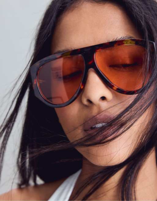 Stradivarius Tortoiseshell-effect sunglasses in orange, 2 of 4