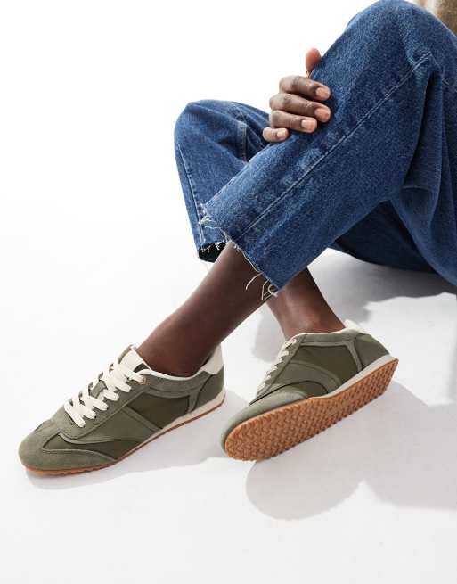 Stradivarius trainer in khaki