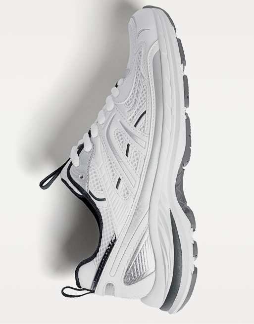 Stradivarius Trainers with detail in white, 3 of 4