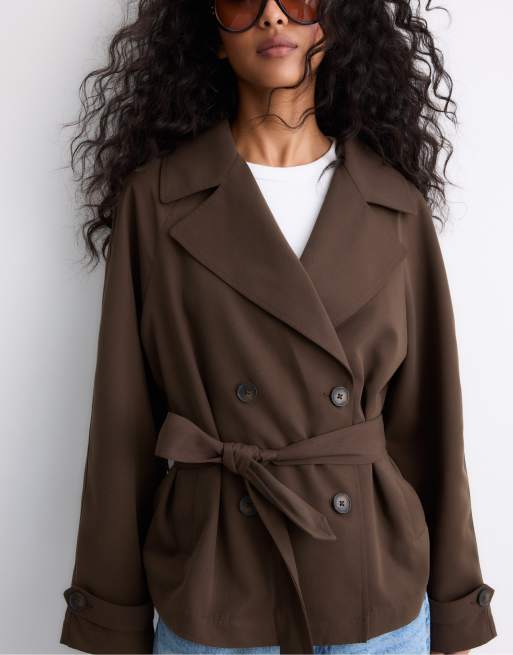 Stradivarius - Trench-coat court fluide avec ceinture - Marron, 2 de 7
