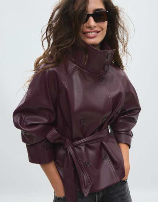 Stradivarius trench-coat effet cuir à col montant bordeaux, 2 de 7