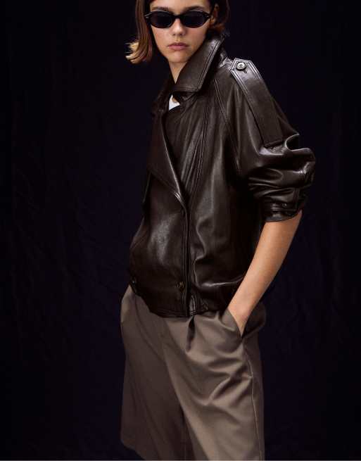 Stradivarius trench-coat oversize en cuir 100 % marron, 2 de 7