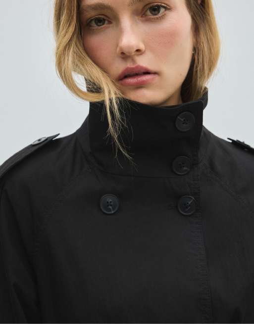 Stradivarius Trenchcoat mit hohem Kragen und Gürtel in Schwarz, 4 von 7