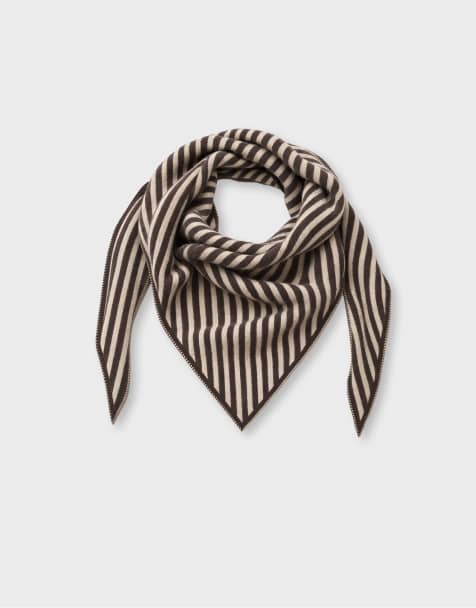 Stradivarius triangelscarf i brunt - view 1