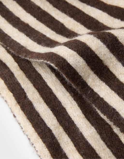 Stradivarius Triangular scarf in brown, 4 of 4