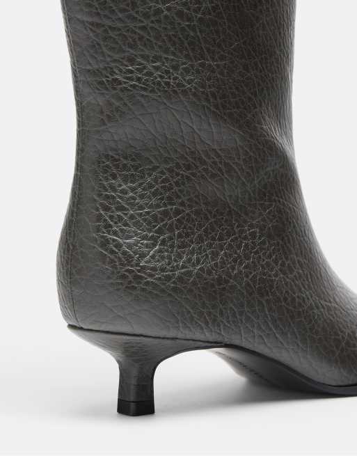 Stradivarius Tumbled kitten heel boots in grey, 6 of 6