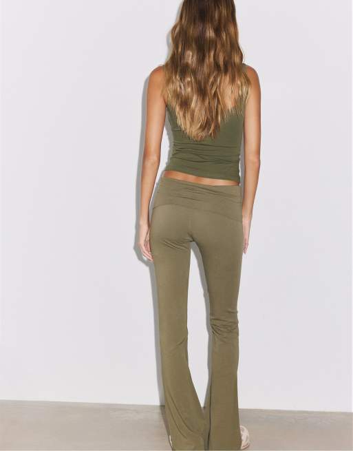 Stradivarius Turn-down waist bell bottom trousers in khaki, 3 of 7