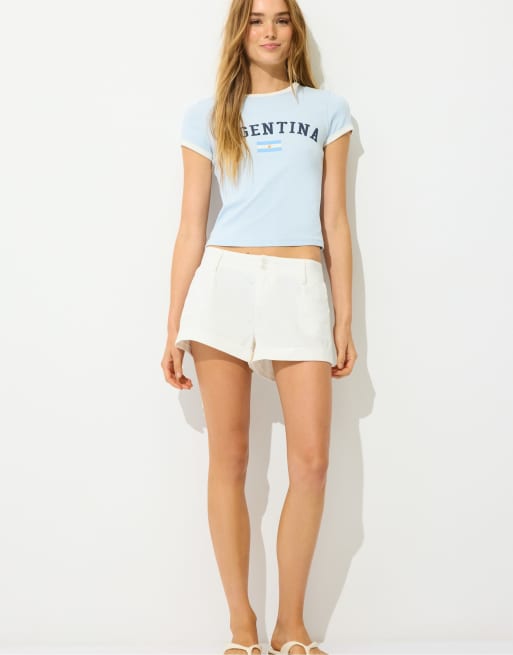 Stradivarius Turn-up mini shorts in white, 3 of 4