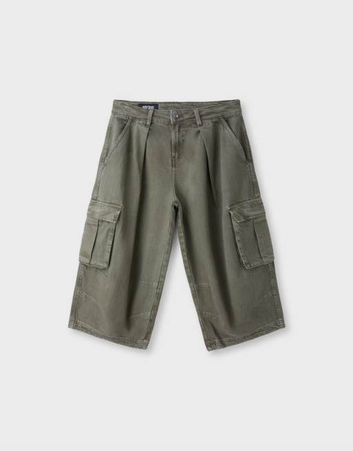 Stradivarius Twill-Cargo-Bermudashorts in Khaki, 2 von 3