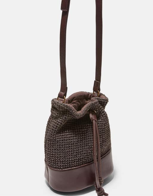 Stradivarius – Umhängetasche in Braun mit kontrastierendem Häkeldesign, 2 von 4