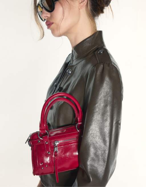 Stradivarius Umhängetasche mit Tasche und Nieten in Rot, 2 von 4