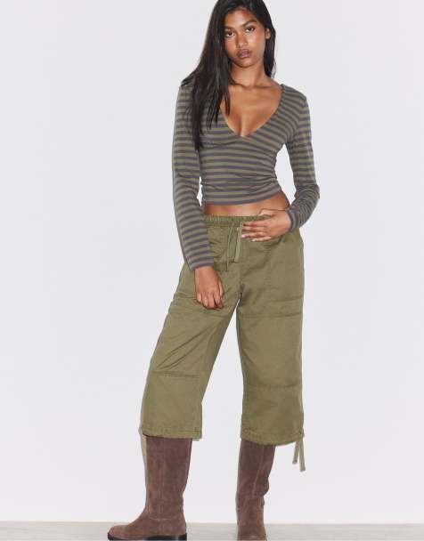 Stradivarius Under-bust cut long sleeve t-shirt in khaki - view 1