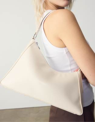 Stradivarius - Unregelmäßig geformte Schultertasche in Ecru-Weiß