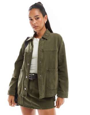 Stradivarius - Utility-Hemdjacke in Khaki, Kombiteil-Grün