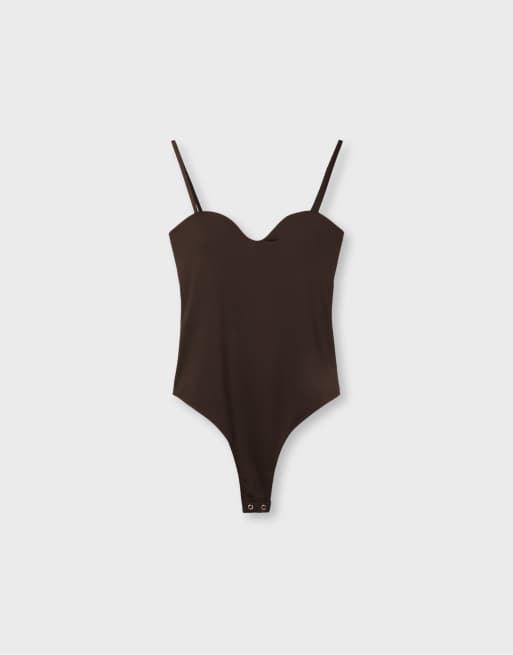 Stradivarius vadderad body med kupor i brun, 6 av 7