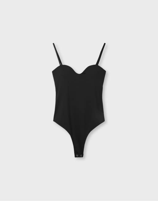 Stradivarius vadderad body med kupor i svart, 6 av 7