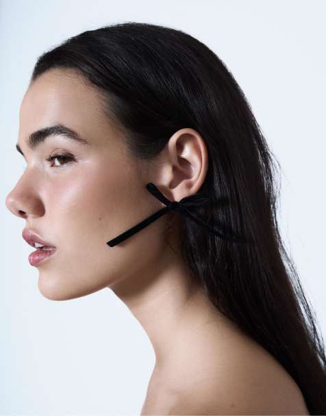 Stradivarius Velvet bow earrings in black - view 1