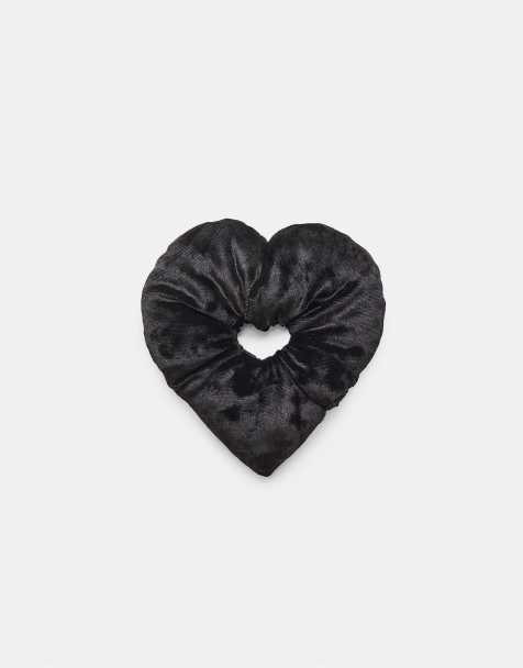 Stradivarius Velvet heart maxi scrunchie in black - view 1