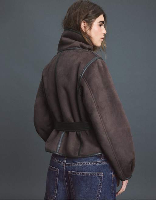 Stradivarius vendbar slå om-jakke i brun, 3 af 7