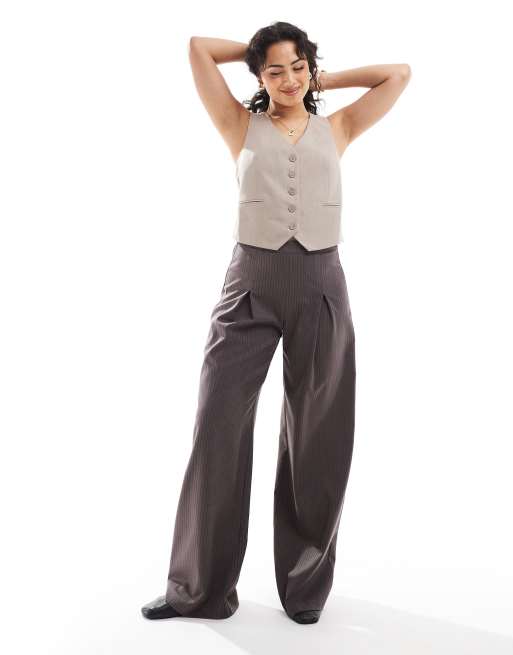 Stradivarius vest in taupe