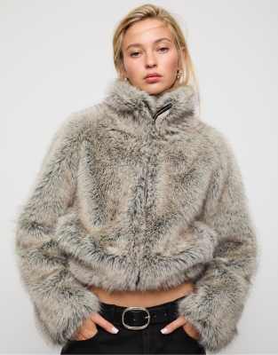 Stradivarius - Veste en fausse fourrure à col montant - Gris foncé