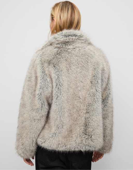 Stradivarius - Veste en fausse fourrure à col montant - Gris foncé, 2 de 4