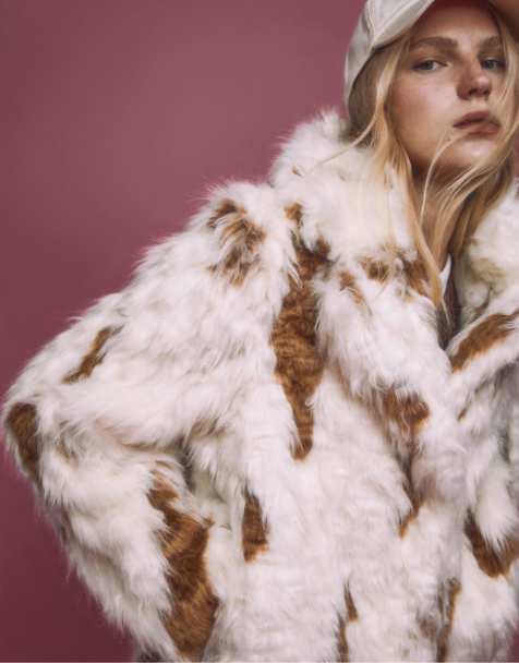 Stradivarius - Veste en fausse fourrure contrastante - Écru - view 1