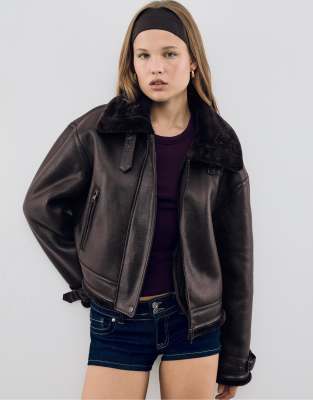 Stradivarius - Veste en similicuir double face - Marron-Brown