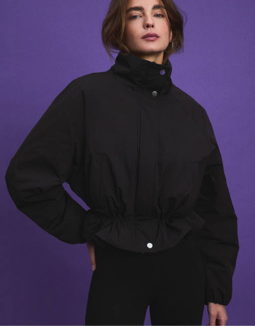 Stradivarius veste matelassée à basque noire, 2 de 7