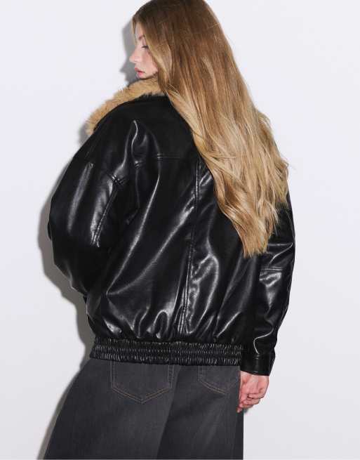 Stradivarius veste oversize avec col en faux-fur noire, 3 de 7