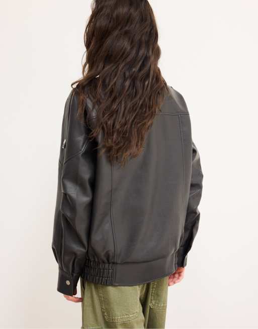 Stradivarius veste oversize avec col noire, 4 de 7