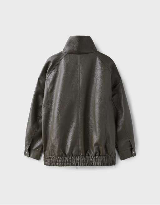 Stradivarius veste oversize effet cuir kaki, 7 de 7