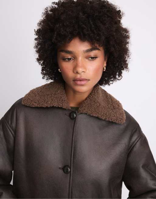 Stradivarius veste oversize réversible boutonnée marron, 4 de 7
