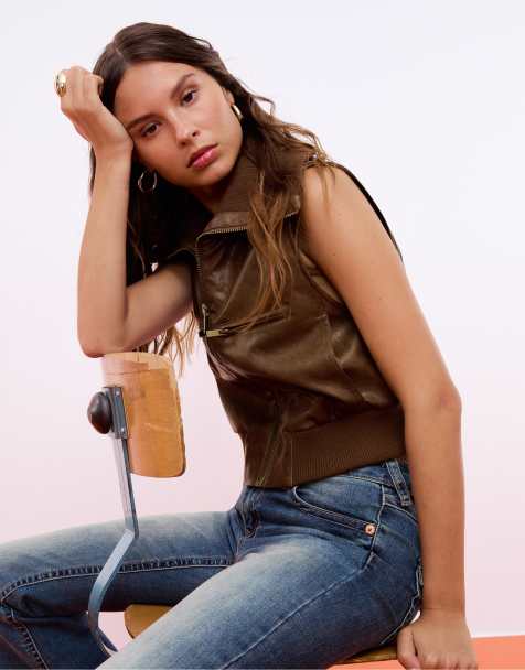 Stradivarius - Veste sans manches imitation cuir avec détails côtelés assortis - Marron - view 1