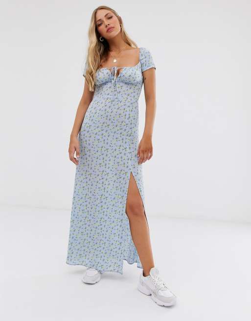 Stradivarius - Vestito midi con scollo a cuore blu a fiori